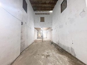 cho thuê nhà siêu rộng 100m2 làm nhà xưởng, nhà kho vừa ở vừa kinh doanh ngay tô hiệu gần đầm sen