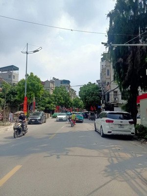 bay nhanh ! siêu phẩm tây hồ - nhà 2 mặt tiền - oto tránh - kinh doanh - vỉa hè - giá đầu tư !