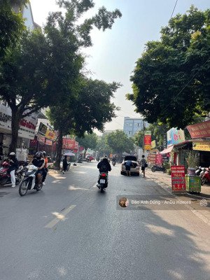 giá nào cũng bán. chủ cần bán gấp 56m2 đất trâu quỳ. đường ô tô 7 chỗ. giá nhỉnh 6 tỷ