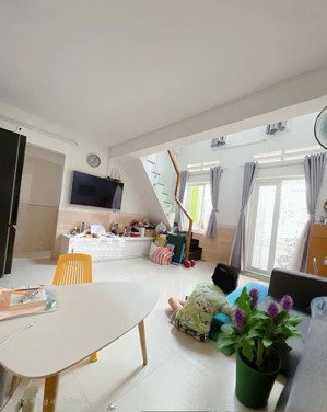 bán nhà đẹp tt hải châu hoàng diệu - hơn 40m2 - giá chỉ 2.68 tỷ nhà mê lửng kiên cố.