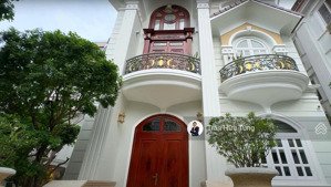 hiếm có: biệt thự mặt tiền 14m x 26m thảo điền, pháp lý chuẩn, vị trí vàng không dành cho số đông!