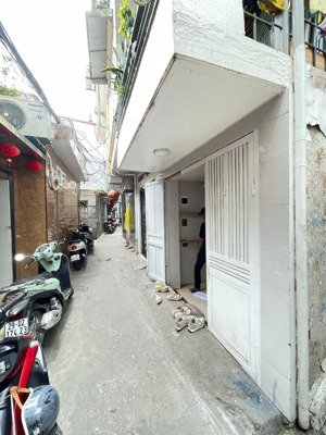 [hiếm] bán nhà phạm văn đồng, cổ nhuế 42m2*5t, ngõ 3 gác phi, 2 mặt thoáng mở cửa, nhà đẹp, 6.5 tỷ