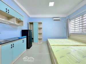 ngay cách mạng tháng tám căn hộ full nội thất cửa sổ lớn siêu thoáng mát