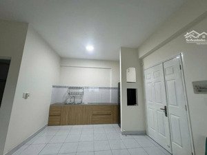 chính chủ cần bán gấp căn hộ lê thành b an dương vương 64m 2pn 2 wc giá 2,350 tỷ ( thương lượng )