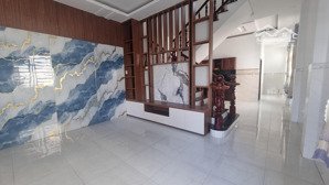 "giá sốc "3 tỷ 99 nhà 2 tầng : 5 x20 sân đậu oto 7 chỗ gần trường phú hòa!