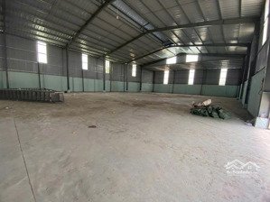 cho thuê kho xưởng bình chánh. dt 2.200m2, xưởng 1.000m2. hệ thống pccc tự động