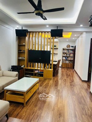 chính chủ bán căn chung cư 76m2, 2 ngủ, 2 vệ sinh, sổ đỏ, giang biên, long biên, giá 3.45 tỷ