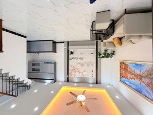 chủ bán nhà xây 5 tầng đã có nội thất ở ngay phố giang biên trung tâm trường chợ giá 5.65 tỷ