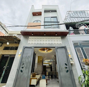 chú thịnh cần bán nhà nguyễn phúc nguyên, p9, q3, gần vòng xoay dân chủ, giá 3tỷ990, dt 67,2m2
