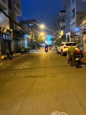 nhà đường âu dương lân dòng tiền 15tr/ tháng giá nhỉnh 5 tỷ 