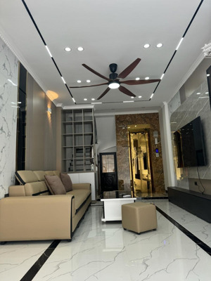 ngon! bán nhà tứ liên - tây hồ - thang máy - kinh doanh- lô góc - 40m2, 5 tầng, mt 4.8m. giá 8.6 tỷ
