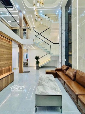 bán gấp nhà hẻm hơi phan văn trị, 8,6 tỷ tl, 3 lầu cực vip tại gò vấp