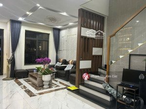 quá hót nhà phố view công viên, full nội thất đẹp (có thang máy) 19 tỷ. giá rẻ nhà đẹp nên mua ngay