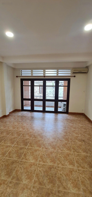 giảm sốc 3 tỷ! khu vip trần nhật duật, q1 - nở hậu 10x20m - 112m2 - 3 tầng chỉ 20,5 tỷ (180tr/m2)