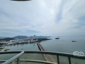 hiếm có căn số 34, góc biển, 3 mặt thoáng, view biển 180 độ tại mường thanh số 4 trần phú