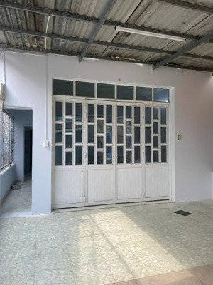nhà bán khuôn đất đẹp 5x22m giá chỉ 45 triêu/m2
