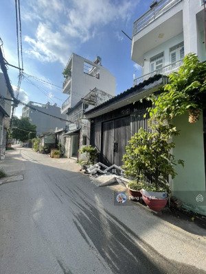 sản phẩm cách mặt tiền ung văn khiêm chỉ 10m dt:6.5x14 kc:nhà cấp 4 giá:11.5 tl; cách dh hutech 79m