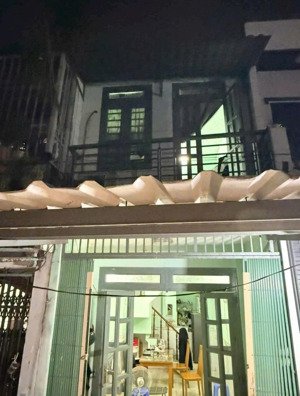 bán nhà dt 65m2, giá 2tỷ870, ngay sát công ty bia heineken, cách quốc lộ 1a 5 phút di chuyển, shr