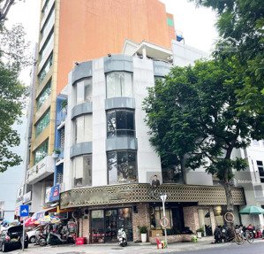 siêu vị trí góc 2mt võ thị sáu, quận 3 - ngang gần 8x15m - 3 tầng - hđt:140trđ - giá chỉ 35 tỷ