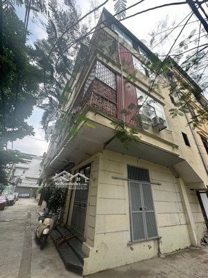 hót hót ! bán nhà xuân thuỷ - cầu giấy 28/40m - 4 tầng - mt 3,9m 11,8 tỷ . vị trí đẹp , oto tránh