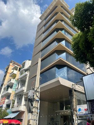 chỉ hơn 40 tỷ, một tòa nhà tân bình! bán tòa ngay 19 hoàng việt - dt 8x25m hầm 8 tầng hđt 2 tỷ/năm
