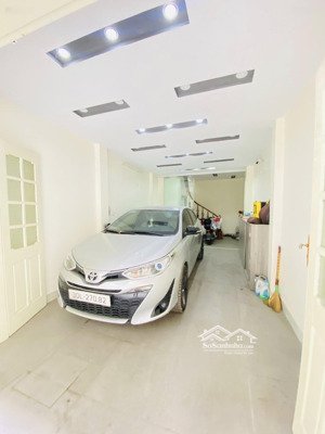 siêu phẩm hồ tây - 1 nhà ra hồ ra phố - ô tô vào nhà - kinh doanh