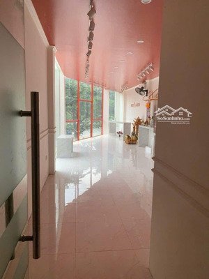 mặt phố võ chí công-cầu giấy 65m*5 tầng thang máy,mt 8m1,vỉa hè đá bóng,kinh doanh bất chấp,oto đỗ