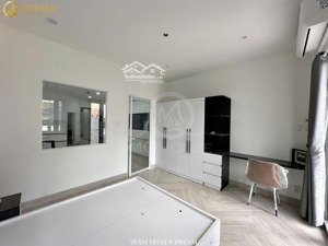 chdv dạng 1 phòng ngủ ban công ngay mặt tiền phan đình phùng quận phú nhuận