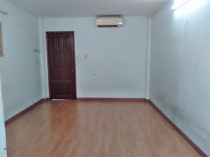 phòng trọ giá rẻ bình thạnh 45m2, hẻm xe tải 6m có ban công, wc riêng.