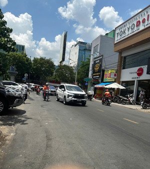 căn building cuối cùng tại tân định,quận 1.dtsd lên đến gần 900m2. giá 120 tỷ tl