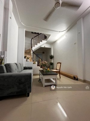 bán nhà: nguyễn văn huyên, 36m2 x 5 tầng x 4,6 mt x 7,9 tỷ , cầu giấy, 25 m ra ô tô tránh,2 thoáng.