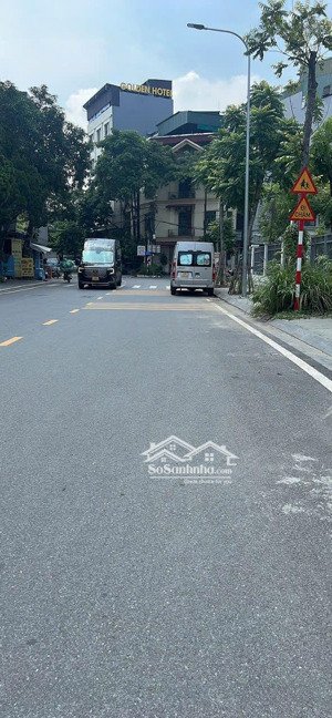 đỉnh nóc nhà mới toanh- thang máy-gần phố-tiện ich vô vàn-6 tầng- mt 4,5m-hơn 8 tỷ xíu