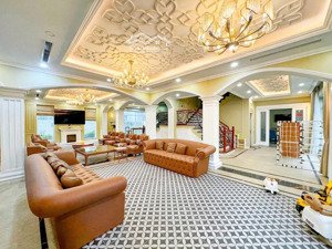 bán căn biện phủ vinhomes riverside 420m2-mt 19m-137 tỷ-full nội thất-view đẹp-hiếm