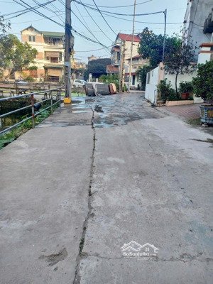 bán nhà 3 tầng phụng công ,văn giang ,hưng yên,,nở hậu ,2 oto tránh nhau