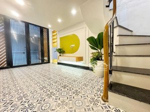 bán ccmn phố quan nhân dòng tiền 100tr/1 tháng, thang máy 18 phòng ,full nội thất dt 80m giá 16.5ty