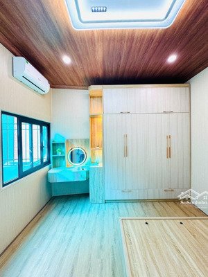 bán nhà phố nguyễn văn linh, 55m2 - 4 tầng - 3 phòng ngủ - 6tỷ hơn, gần bigc long biên