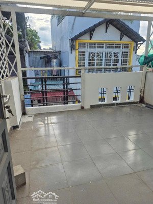 nhà nguyên căn hẻm 730/ lạc long quân p9. q.tân bình. 1t2l st. 4x10m. 4pn 4wc máy lạnh.bếp điện