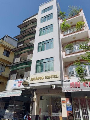 bán hotel 5 nguyễn văn tráng, p bến thành, quận 1 | dòng tiền 200tr/tháng| tường villa 