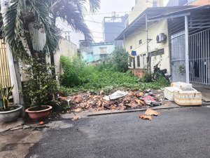 bán mảnh đất gần 130m2 ngang 8m dài 16m nhà 2 mặt tiền đều hẻm xe hơi ngay đường dương quảng hàm
