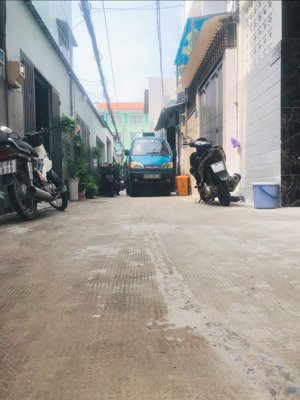 bác 5 danh bán nhà đường trước nhà 7m giá 2tỷ850 đang cho thuê 19tr/tháng. thành thái - p.10 - q.10