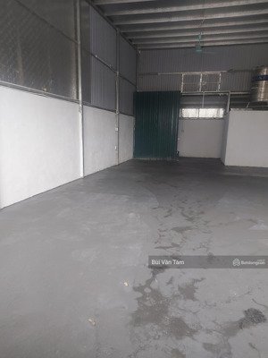 cho thuê kho ngọc hồi hoàng liệt dt:180m2 pháp lý chuẩn,bảo vệ vòng ngoài
