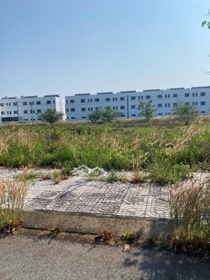 cần tiền. bán gấp nền đất 75m2 giá 600 triệu
