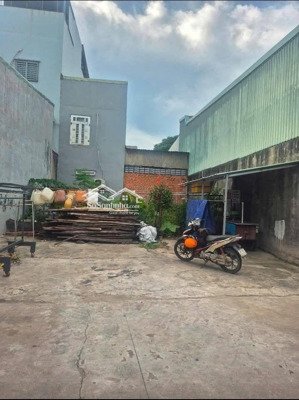 chủ ngộp cần ra gấp lô đất dt 112m2/2tỷ350 sau ga dĩ an 200m, đường bê tông trước đất, thổ cư shr