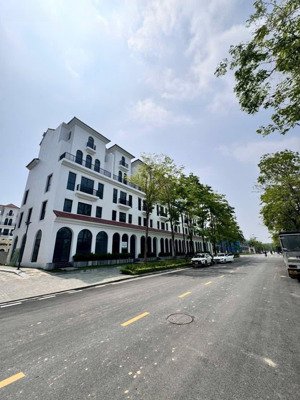 bán liền kề sunshine golden river - 5 tầng diện tích 99.2m2 cực đẹp - đã có sổ đỏ - lh: 