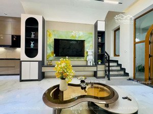 nhà hương lộ 2 - ô tô 7 chỗ vào nhà - thang máy - giá 5.x tỷ, 5 tầng - mt 4,7m, bình tân
