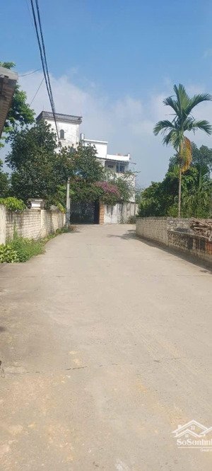 đất nghỉ dưỡng hay đầu tư sinh lời đều rất đẹp , trên đất có ao, có cây ăn trái , sổ hồng..