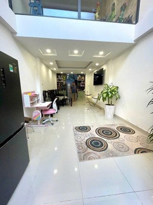 bán nhà 5 lầu hẻm 144 nguyễn thần hiến phường 18 quận 4