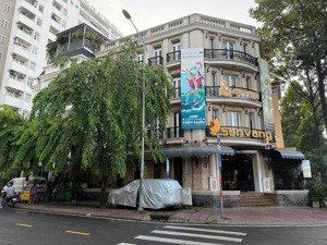 quá rẻ! bán mặt tiền huỳnh văn bánh, pn - dt 6.3x20m - 4 tầng - hđt 130 triệu/tháng - giá 27 tỷ