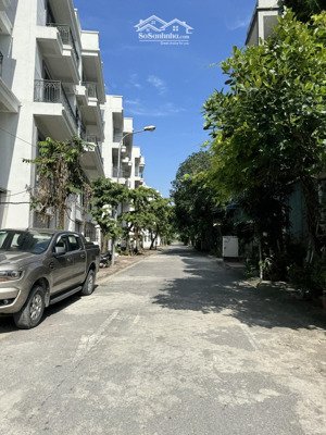 cần bán gấp lô đất 113m2 tại khu tđc trâu quỳ, hai mặt thoáng, vị trí cực đẹp