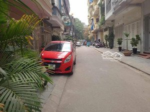 bán nhà phân lô võ thị sáu gara ô tô thang máy 2 mặt thoáng nội thất cao cấp